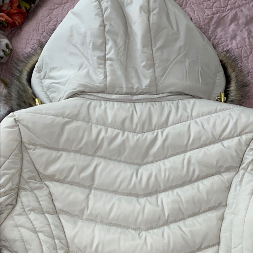 Coat - Picture 4 of 4